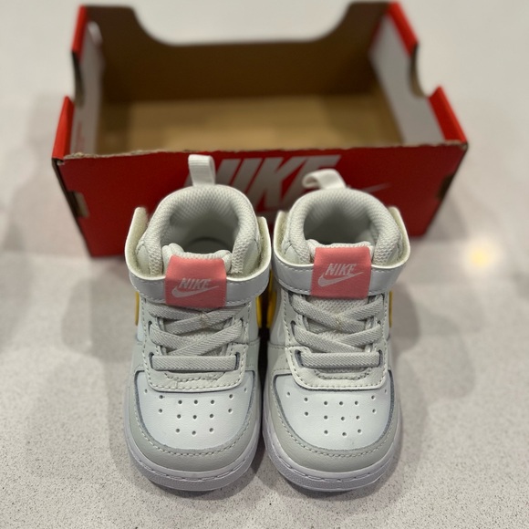 NIKE 4C Sneakers - Picture 2 of 3